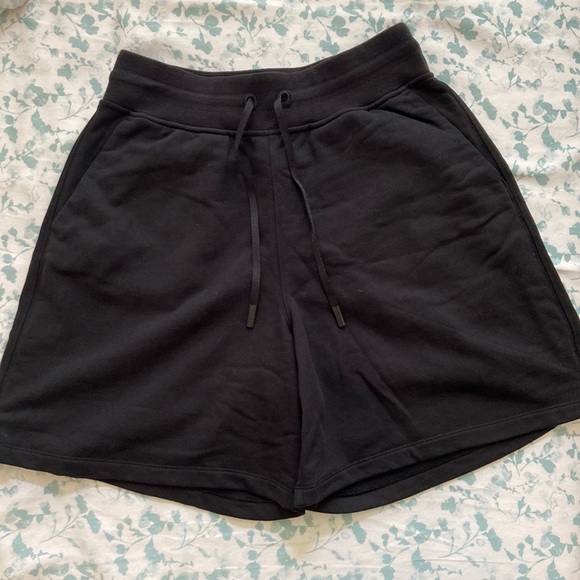 Lululemon All Yours Short- black - Picture 4 of 8